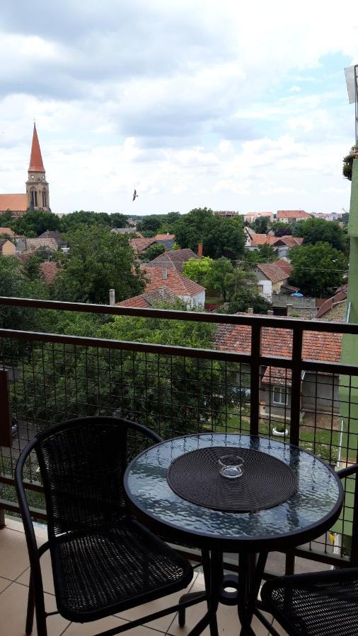 Apartman Studio Niki Subotica Buitenkant foto