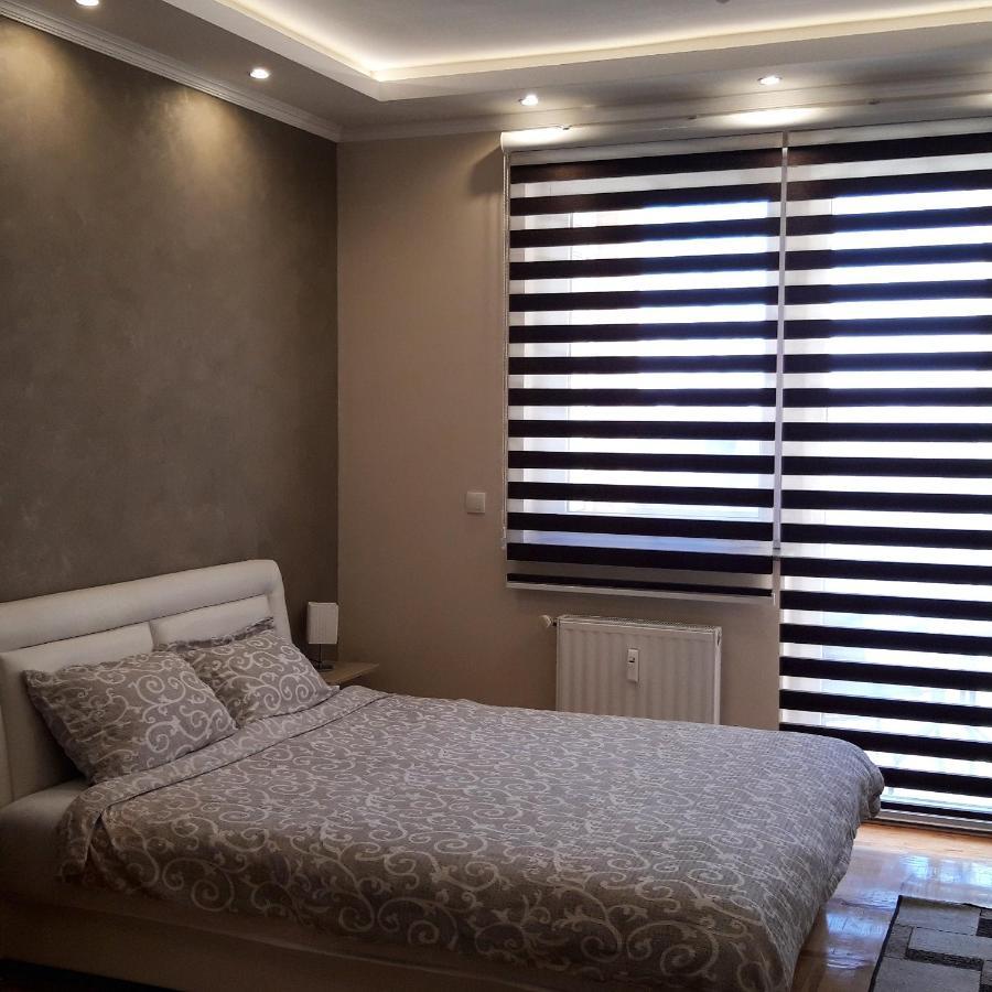 Apartman Studio Niki Subotica Buitenkant foto