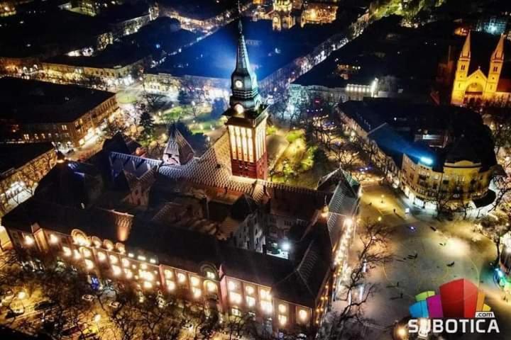 Apartman Studio Niki Subotica Buitenkant foto