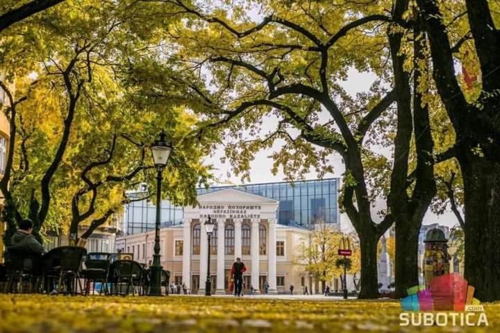 Apartman Studio Niki Subotica Buitenkant foto