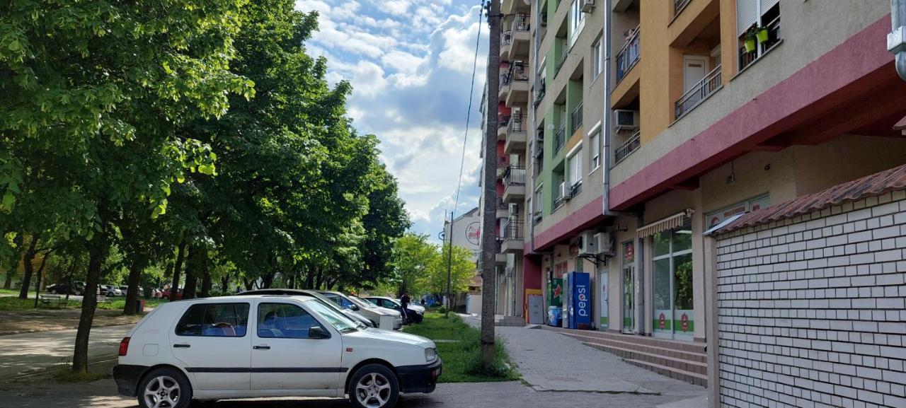 Apartman Studio Niki Subotica Buitenkant foto