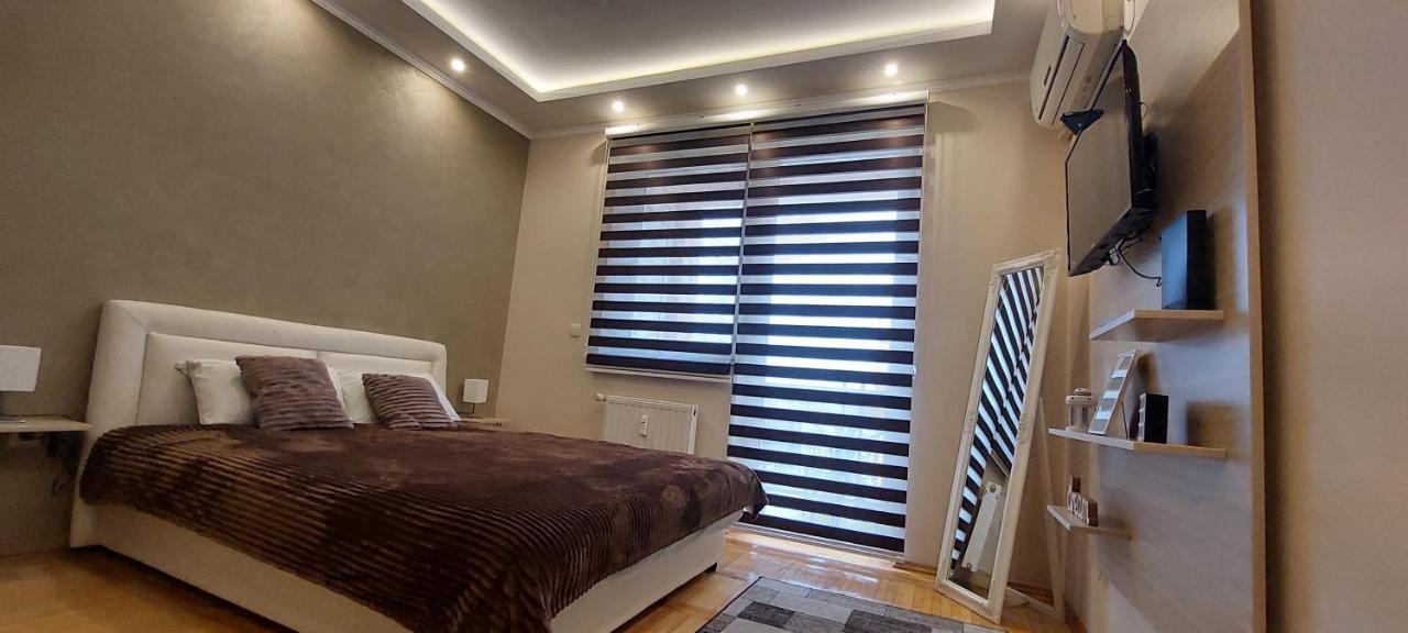 Apartman Studio Niki Subotica Buitenkant foto